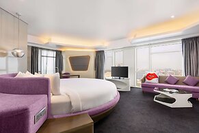 V Hotel Dubai, Curio Collection by Hilton