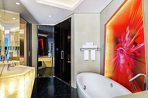 V Hotel Dubai, Curio Collection by Hilton
