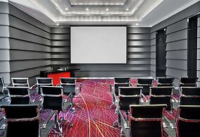 V Hotel Dubai, Curio Collection by Hilton