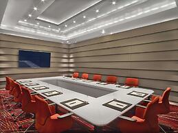 V Hotel Dubai, Curio Collection by Hilton
