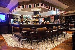 V Hotel Dubai, Curio Collection by Hilton
