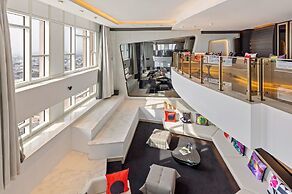 V Hotel Dubai, Curio Collection by Hilton