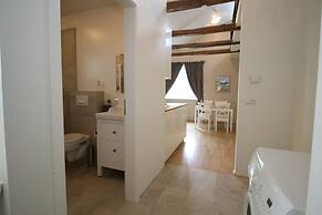 Acco Ice Apartments