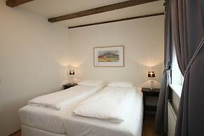 Acco Ice Apartments