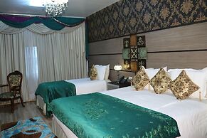 Hotel Luxsur