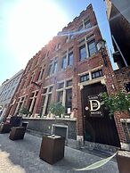 D28