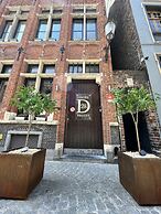 D28