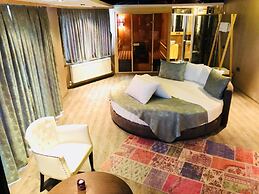 Velena Hotel