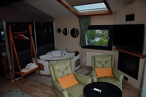 Velena Hotel