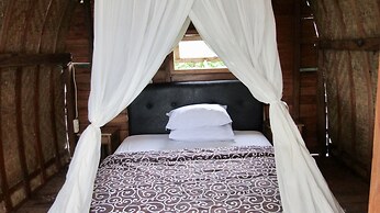 Dikaloha Medewi Surfcamp