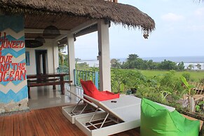 Dikaloha Medewi Surfcamp
