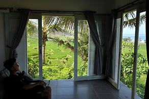 Dikaloha Medewi Surfcamp