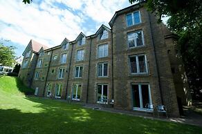 The Caledonian Island Hotel