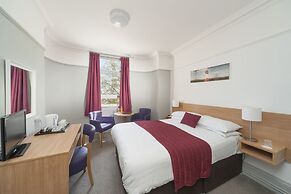 The Caledonian Island Hotel