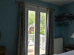 Ambassador B&B Guest Home