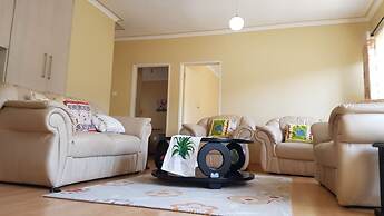 Lolos Exquisite Two Bedroom Apartment