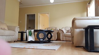 Lolos Exquisite Two Bedroom Apartment