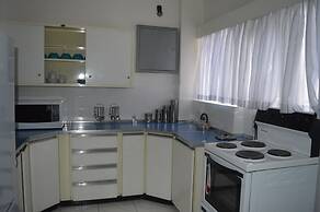Lolos Elegant Three Bedroom Apartment