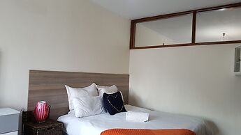 Lolos Elegant Three Bedroom Apartment