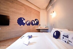 Kokotel Bangkok Surawong