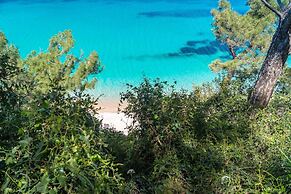 Armonia Bay Hotel