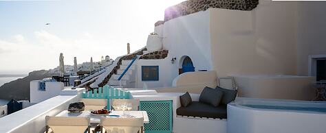Cave Agapi Oia