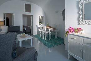 Cave Agapi Oia