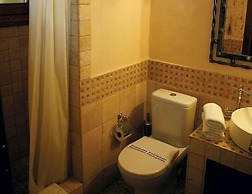 Roes Suites