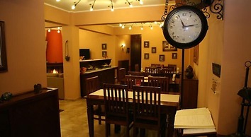 Roes Suites