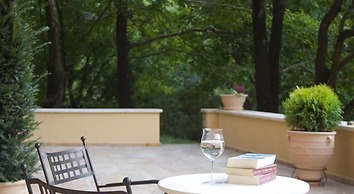 Roes Suites