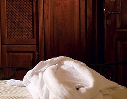 Roes Suites