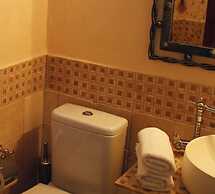 Roes Suites