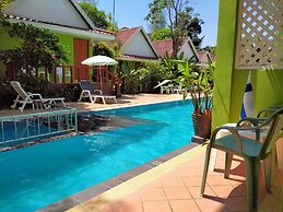 Khaolak C-nior Bungalows