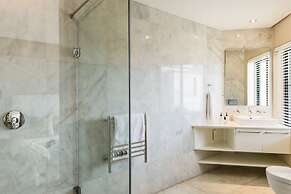 Lions Eye Luxury Apartments