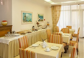 Kyniska Hotel