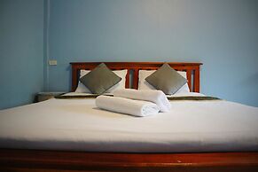 Marina Hut Guest House