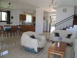 Chriseleni Latchi Villas