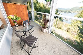 Madeira Park Oceanview Suites