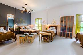 Niños Hotel Meloc