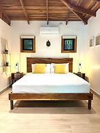Makanas Beach Bungalows