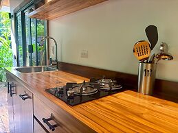 Makanas Beach Bungalows