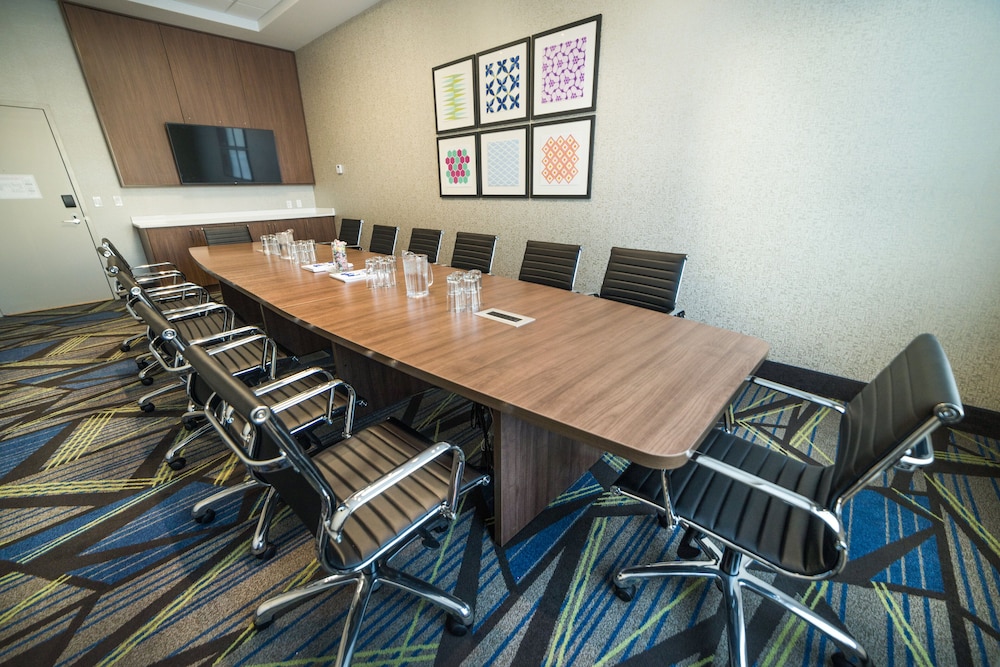 Candlewood Suites West Edmonton - Mall Area by IHG