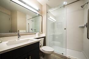 Candlewood Suites West Edmonton - Mall Area by IHG