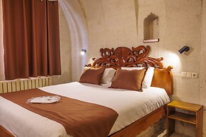 Canyon Cave Hotel