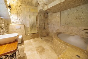 Canyon Cave Hotel