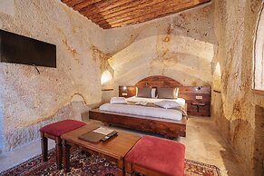 Canyon Cave Hotel