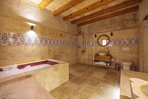 Canyon Cave Hotel