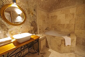 Canyon Cave Hotel