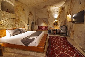 Canyon Cave Hotel