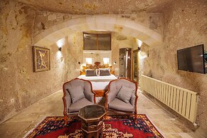 Canyon Cave Hotel